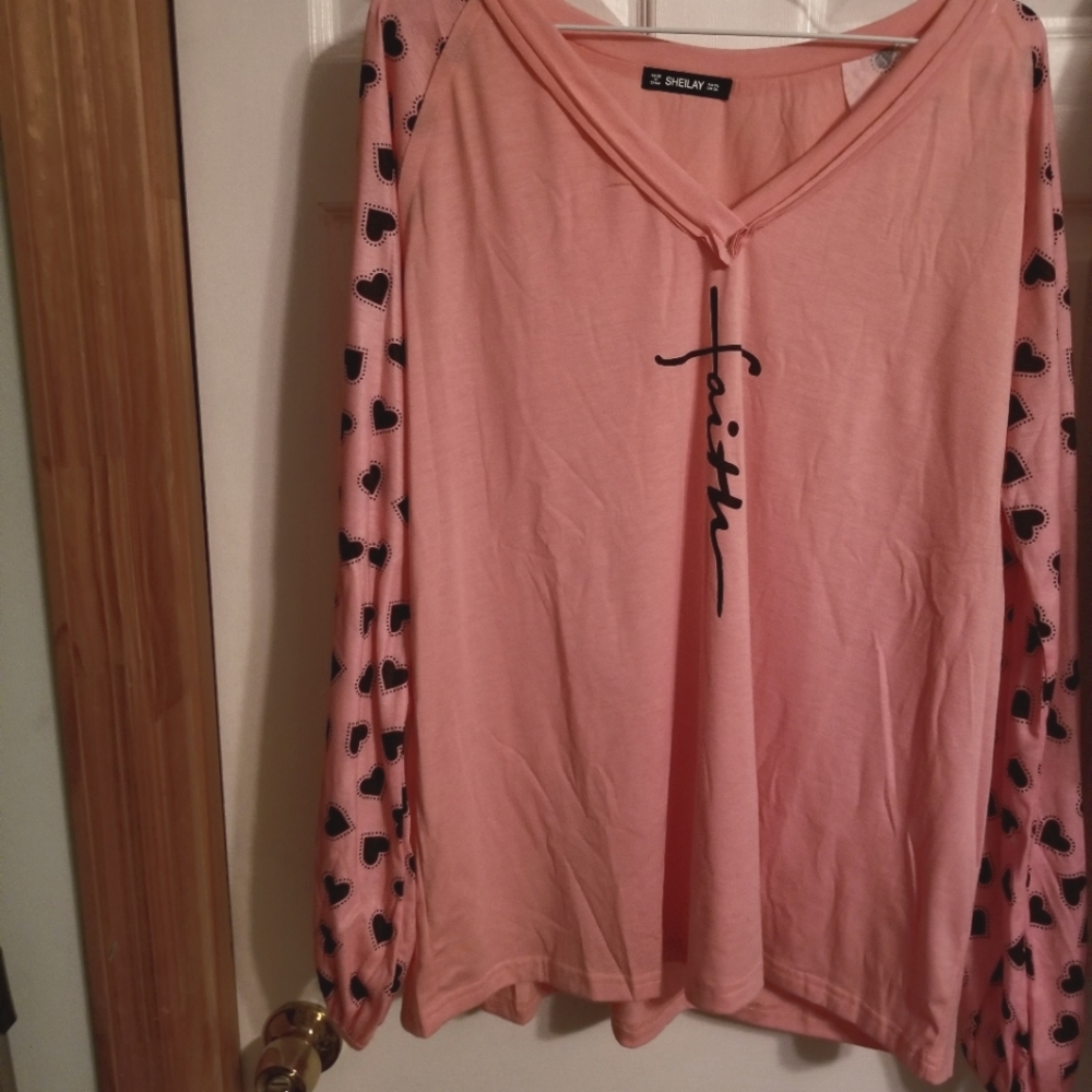 Women's long sleeve graphic tee